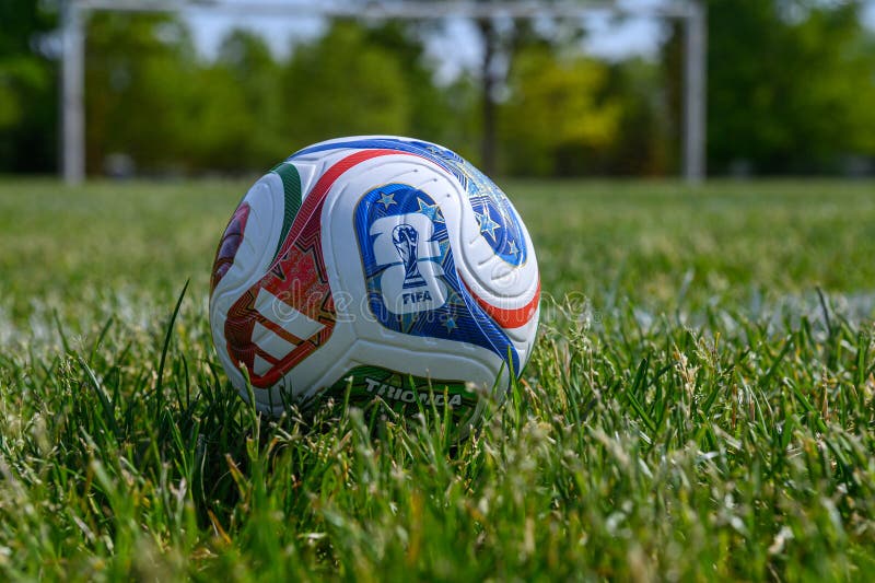 Football, Warszawa, Praga Południa, Cyrklowa 4